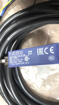 Telemecanique Sensors XCMD2102L5 Концевой выключатель