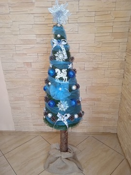 Choinka NA PNIU PALU STOŻEK 200 cm Z DEKORACJĄ led