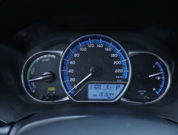 Toyota Yaris III Hatchback 5d Facelifting Hybrid 100KM 2014 Toyota Yaris 1.5 Hybrid, Automat, Klima, zdjęcie 10