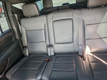 Chevrolet Suburban GMT900 2023 Chevrolet Suburban k1500 lt, 2023r., 4x4, 5.3L 5.3 Benzyna 355KM, zdjęcie 8