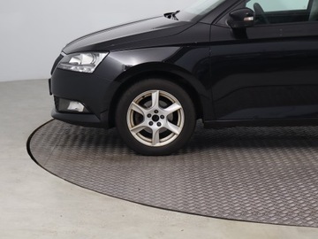 Skoda Fabia III Hatchback Facelifting 1.0 TSI 95KM 2019 Skoda Fabia 1.0 TSI, Klima, Parktronic, zdjęcie 13