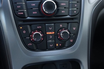 Opel Astra J Sedan 1.6 Twinport ECOTEC 115KM 2017 Opel Astra 1.6 16V, Salon Polska, Skóra, Klima, zdjęcie 15