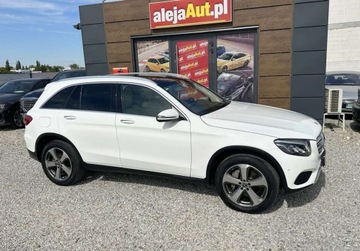 Mercedes GLC C253 2018 Mercedes-Benz GLC GLC 300 245 KM 2018r Warszawa 2.0 Benzyna 245KM