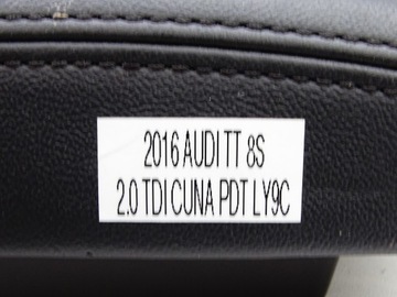 LOKETNÍ OPĚRKA CENTRÁLNÍ TUNELU ČERNÁ KŮŽE AUDI TT 8S 14-
