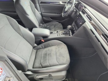 Volkswagen Arteon Shooting Brake R 2.0 TSI 320KM 2023 Volkswagen Arteon Shooting Brake R 4Mot. serwis ASO 2.0TSI 320KM pakiety A, zdjęcie 16