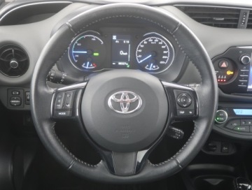Toyota Yaris III Hatchback 5d Facelifting Hybrid 100KM 2017 Toyota Yaris 1.5 Hybrid, Salon Polska, Serwis ASO, zdjęcie 14