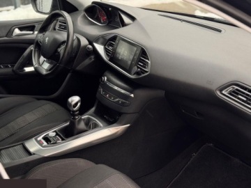 Peugeot 308 II SW 1.2 PureTech 130KM 2016 Peugeot 308 1.2 PureTech 130KM GPF Stop &amp; Start Allure Business-Paket 2016r, zdjęcie 3