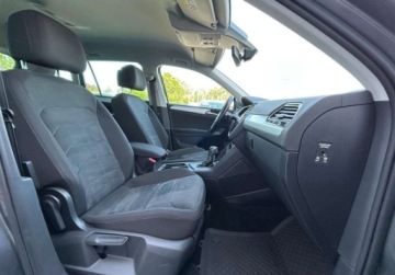 Volkswagen Tiguan II SUV 1.5 TSI EVO 150KM 2019 Volkswagen Tiguan Comfortline Pakiety, ACC, Kamera, GPS, ergoActive z mas, zdjęcie 16