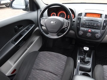 Kia Ceed I SW 1.4 109KM 2008 Kia Ceed 1.4 CVVT, Klima, Parktronic, zdjęcie 6