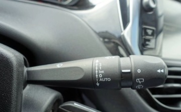 Peugeot 208 I Hatchback 3d 1.6 e-HDI 92KM 2013 Peugeot 208 1.6e-HDI 92KM Oryginalny lakier i szyby Panoramiczny dach Klim, zdjęcie 21