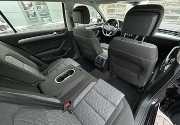 Volkswagen Passat B8 Variant Facelifting 1.5 TSI EVO 150KM 2023 Volkswagen Passat Variant Variant Business Pakiety, ACC, Kamera, GPS, Pod, zdjęcie 8