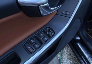 Volvo V60 I Kombi Facelifting 2.0 D4 DRIVE-E 190KM 2016 Volvo V60 D4 200KM SKORY POLESTAR gwarancja manual BEZWYPADKOWY, zdjęcie 30