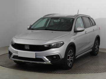 Fiat Tipo II Hatchback Facelifting 1.6 MultiJet 130KM 2022 Fiat Tipo 1.6 MultiJet, Salon Polska, zdjęcie 1