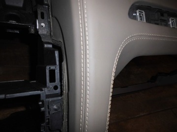 Консоль AUDI Q7 4L LIFT + 2 подушки безопасности + 2 ремня безопасности