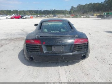 Audi R8 I Coupe 4.2 V8 FSI 430KM 2015 Audi R8 Coupe 4.2 2015 4.2 Benzyna 430KM, zdjęcie 5