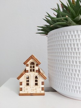 ДОМ С БАШНЕЙ, украшение композиции из стекла.