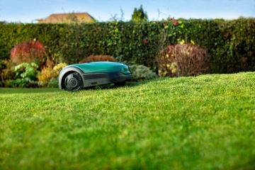 РОБОТ АВТОМАТИЧЕСКАЯ Газонокосилка ROBOMOW 2000 м2 GSM ИНДУКЦИОННЫЙ ДВИГАТЕЛЬ 6 ЗОН