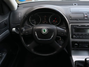 Skoda Octavia II Kombi 1.4 TSI 122KM 2009 Skoda Octavia 1.4 TSI, Salon Polska, Klima, zdjęcie 18