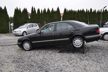 Mercedes Klasa E W210 Sedan 2.0 136KM 2001 Mercedes w 210 elegance automat skóra 2,0 pb, zdjęcie 28