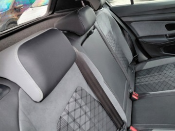 Volkswagen Golf VIII Variant 1.5 eTSI 150KM 2021 Volkswagen Golf Automat R Line Klimatronik LED Harman Kardon 1.5 Benzyna, zdjęcie 17