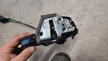 DAIHATSU TERIOS II ZÁMEK DVEŘE PRAVÝ ZADNÍ 2 PIN