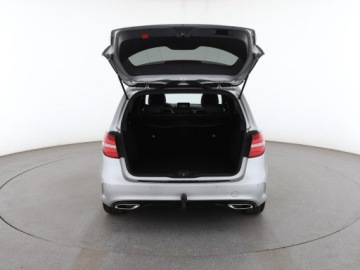 Mercedes Klasa B W246 Sports Tourer Facelifting 1.5 180 d 109KM 2016 Mercedes B 180 Automat full LED skóra/alcantara, zdjęcie 18