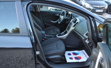 Opel Astra J Hatchback 5d 1.4 Turbo ECOTEC 140KM 2012 Opel Astra 1.4 Benzyna Xenon Tempomat Cz. parkowania Klimatyzacja 1.4 140KM, zdjęcie 15