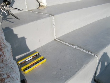 Uszczelniacz dekarski POLIURETANOWY UV100% HyperSeal Expert 150 Czerwony 30