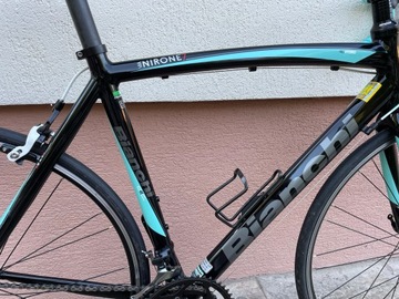 Шоссейный велосипед Bianchi Via Nirone, Shimano Sora