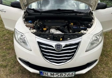 Lancia Ypsilon IV Hatchback 5d 1.3 Multijet 16v 95KM 2011 Lancia Ypsilon KLIMATYZACJA, zarejestrowany, czujniki cofania, ZERO KOROZJ, zdjęcie 9