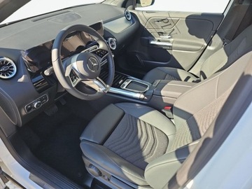 Mercedes GLA II Off-roader 1.3 180 136KM 2023 Mercedes-Benz GLA Mercedes-Benz GLA 180 1.3 Benzyna 136KM, zdjęcie 10