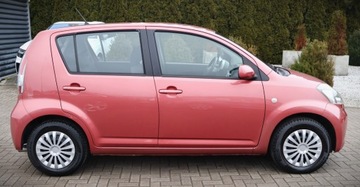 Daihatsu Sirion II 1.0 i 12V 69KM 2006 Daihatsu Sirion (Nr. ) 1.0 Klimatyzacja Elektryczne szyby Benzyna 69KM, zdjęcie 2