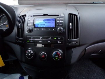 Hyundai i30 I CW Facelifting 1.4 DOHC 109KM 2010 Hyundai i30 Klimatyzacja / Gwarancja / 1.4 / 109KM, zdjęcie 19