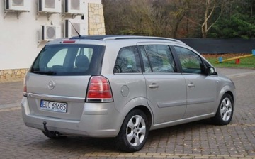 Opel Zafira B 1.9 CDTI ECOTEC 120KM 2005 Opel Zafira 1.9 Diesel 120KM, 7-Osobowa, ISOFIX, Panorama, Pol skora, Hak, zdjęcie 2
