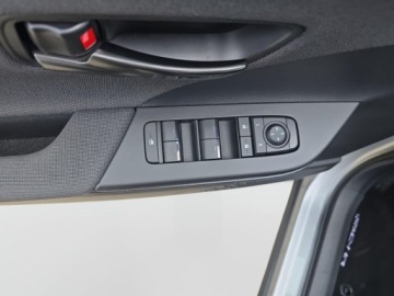 Toyota C-HR II SUV 1.8 Hybrid 140KM 2025 Toyota C-HR 1.8 Hybryda 140KM, zdjęcie 4