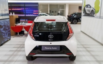 Toyota Aygo II Hatchback 5d 1.0 VVT-i 69KM 2017 Toyota Aygo 1.0 VVT-i X-play EU6 Benzyna 69KM, zdjęcie 4