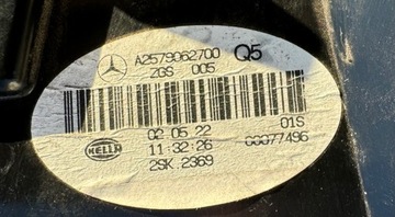 MERCEDES CLS 257 SVĚTLO ZADNÍ LED PRAVÁ W BLATNÍK IDEALNI