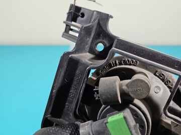 HALOGEN PRAVÝ MAZDA CX-7 KOITO