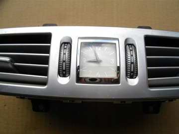 AUDI A8 4H D4 MŘÍŽKA VENTILACE HODINY