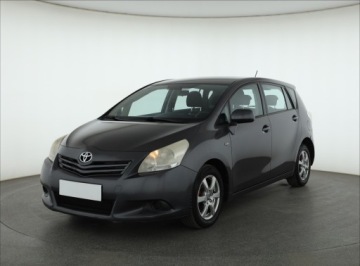 Toyota Verso Minivan 2.0 D-4D 126KM 2009 Toyota Verso 2.0 D-4D, Salon Polska, 7 miejsc, zdjęcie 1