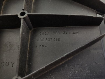 AUDI A4 B5 VÝZTUHA DRŽÁKY NÁRAZNÍKU PRAVÝ PŘEDNÍ 8D0807096