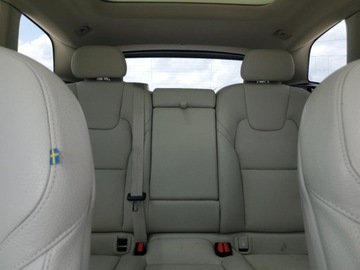 Volvo XC60 II 2022 Volvo XC 60 B5 Momentum 2022 2.0l 2.0 Benzyna 247KM, zdjęcie 10