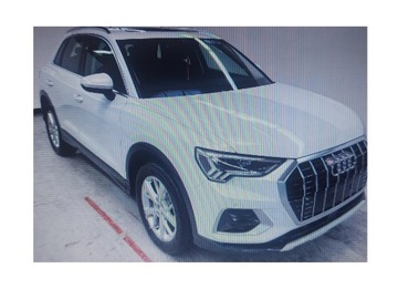 AUDI Q3 POLIČKA KUFRU PRAKTICKÉ NOVÁ 83A867769A