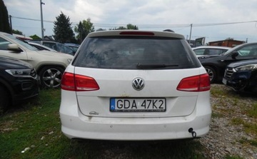Volkswagen Passat B7 Variant 1.6 TDI CR DPF BlueMotion 105KM 2011 Volkswagen Passat 2011r, 1.6 TDI, Uszkodzony lewy bok, Pali. VAT 23 1.6, zdjęcie 16