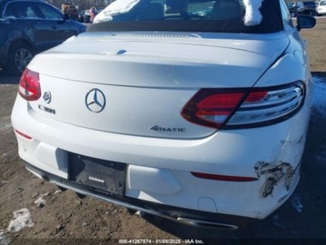 Mercedes Klasa C W205 2019 Mercedes-Benz Klasa C 2019 MERCEDES-BENZ C 300 4MATIC 2.0 Benzyna 255KM, zdjęcie 4