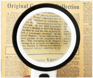 30-кратная УЛУПА ДЛЯ ЧТЕНИЯ С 12 СВЕТОДИОДАМИ