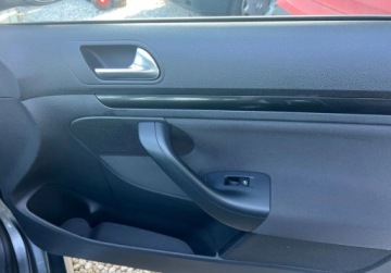 Volkswagen Golf VI Variant 1.2 TSI 105KM 2011 Volkswagen Golf Variant 1.2Turbo 105KM 6Bieg.Klima ALU 2xParktr.Temp.Kurty, zdjęcie 14