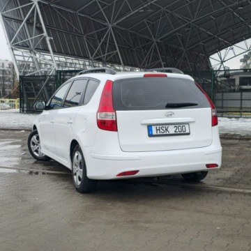 Hyundai i30 I CW Facelifting 1.4 DOHC 109KM 2011 Hyundai i30 1.4 Benzyna Blue Classic Manual 109KM, zdjęcie 9