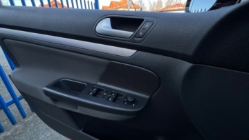 Volkswagen Golf VI 2009 Volkswagen Golf 1.4 TSI 125 km. ladny stan 2 komplety kol 1.4 Benzyna, zdjęcie 17