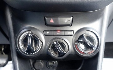 Peugeot 208 I Hatchback 3d 1.2 VTI 82KM 2013 Peugeot 208 1.2 VTI 82KM Klimatyzacja Tablet Nierowna praca silnika Pali J, zdjęcie 18